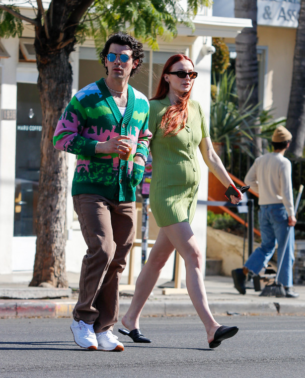 Sophie Turner i Joe Jonas na spacerze