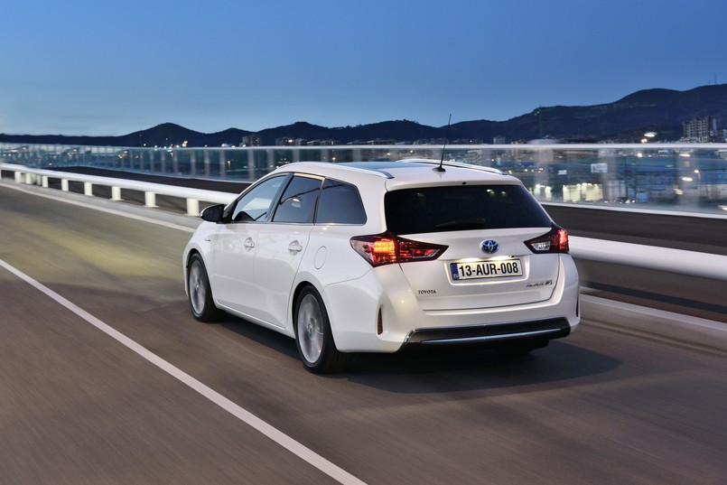 Toyota auris hybrid