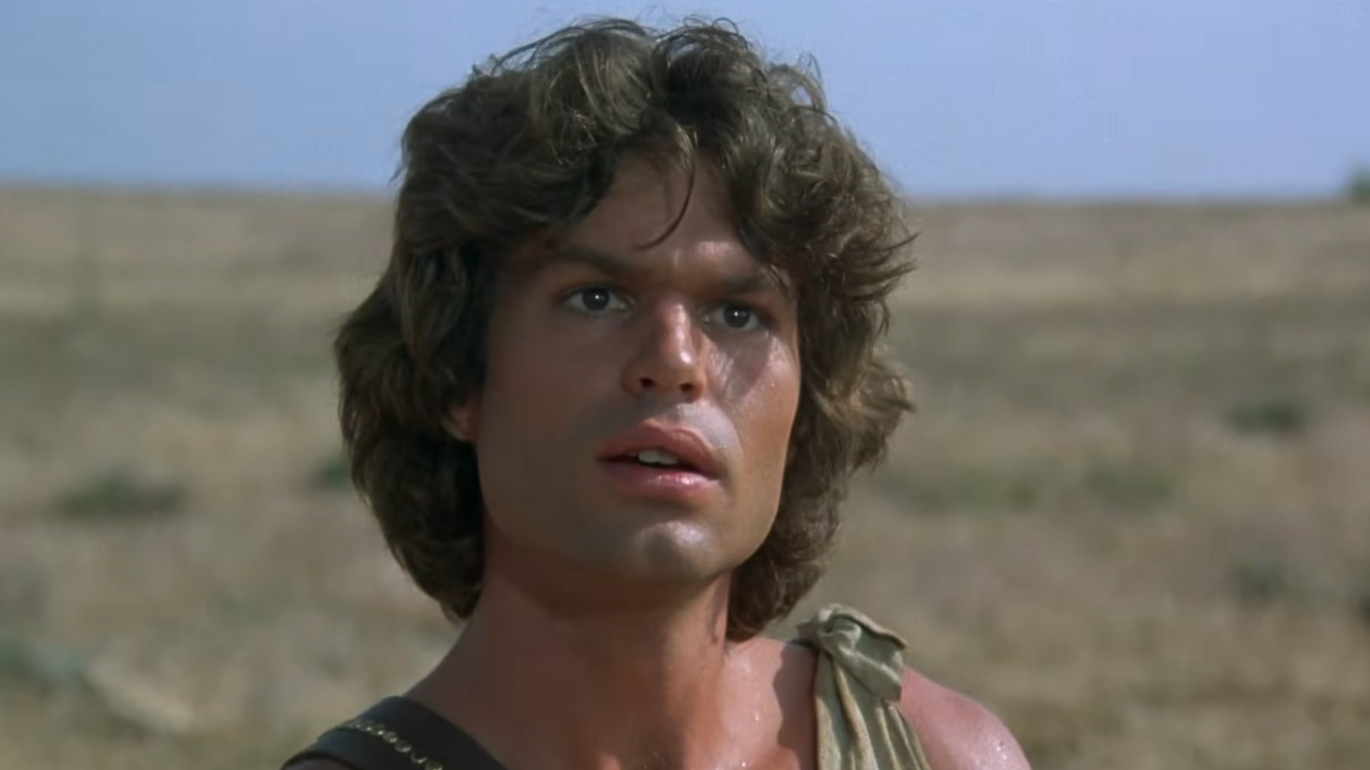 Americký herec Harry Hamlin sa preslávil ako Perseus vo filme Súboj titanov z roku 1981. 