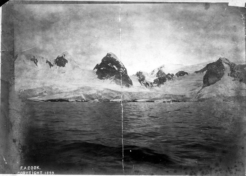 Krajobraz antarktyczny (fot. Frederick Cook, domena publiczna)