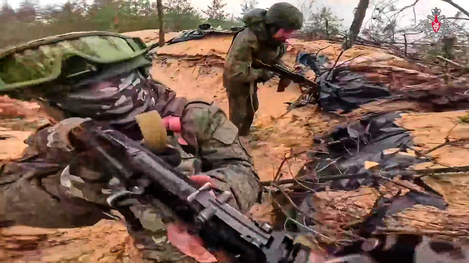 Ruska vojska na obuci na nepoznatoj lokaciji u Ukrajini 21. maja