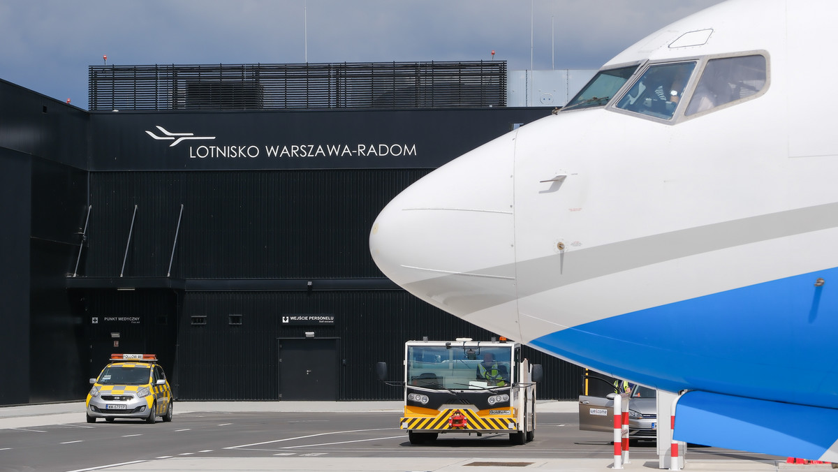 Staramy się tak dopasować nasze kierunki lotów z Radomia, by trafiały w gusta pasażerów, którzy podróżują turystycznie z południowego Mazowsza i z Radomia — zapewnił rzecznik PLL LOT Krzysztof Moczulski. Dlatego — jak mówił — Kopenhagę zastąpiono Warną.