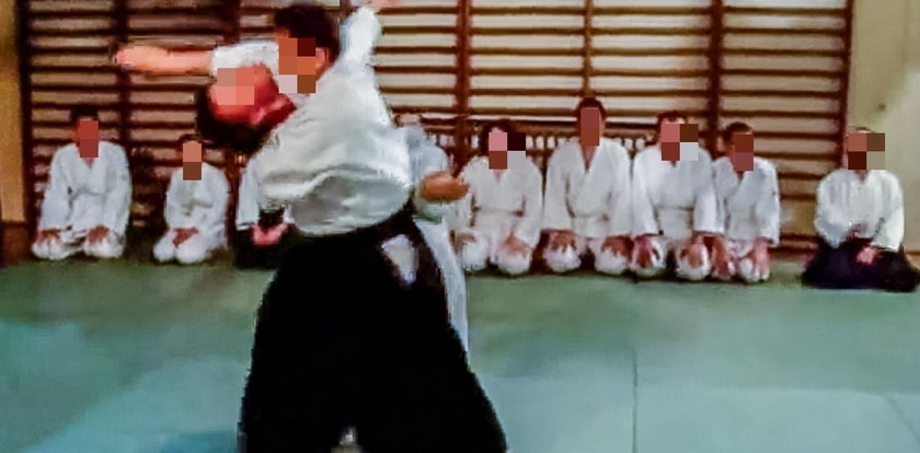 Mistrz aikido terroryzuje mieszkańców wioski pod Tarnowem