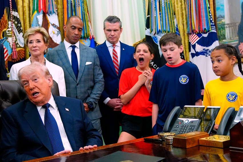  Donald Trampa sa decom u Beloj kući