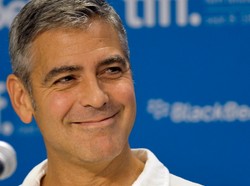 George Clooney nie przeprasza, on... dziękuje za Batmana