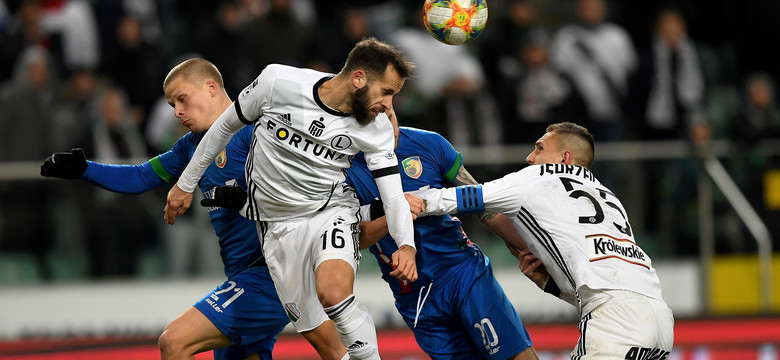 Ekstraklasa: Legia zdobyła trzy punkty, ale straciła Szymańskiego, który boisko opuścił na noszach