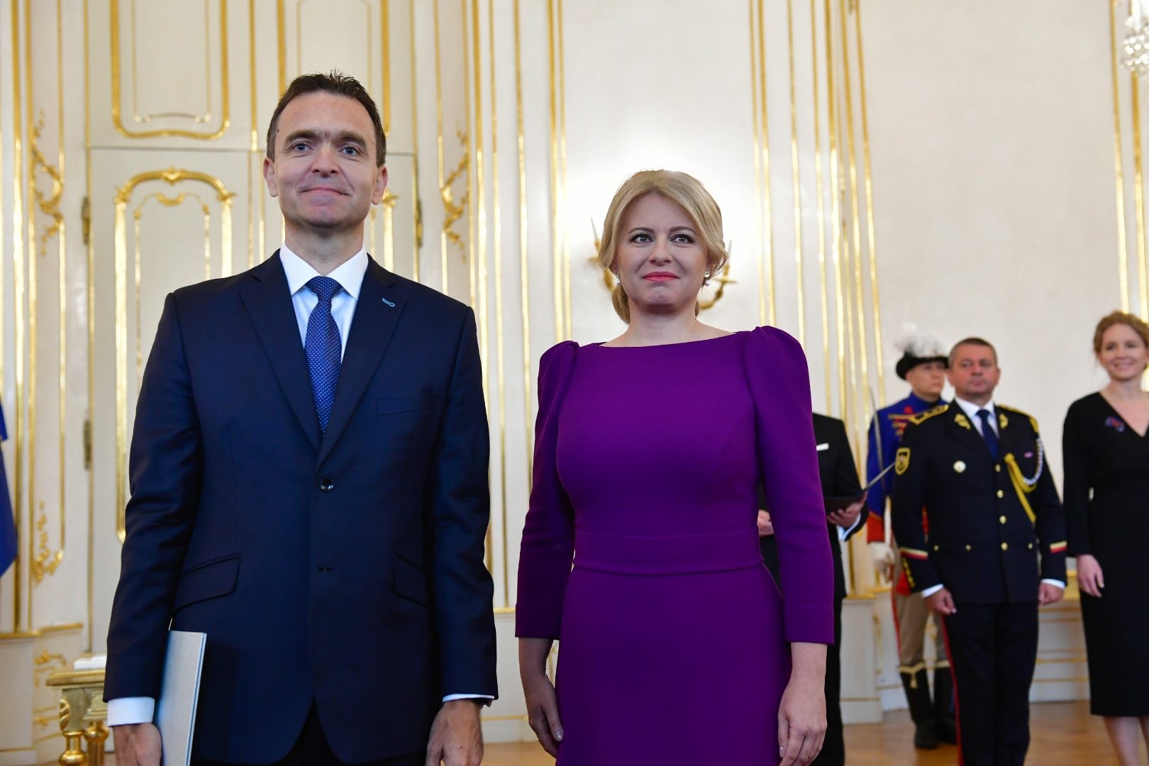 Prezidentka SR Zuzana Čaputová vymenovala novú úradnícku vládu, ktorá nahradila dočasne poverený kabinet Eduarda Hegera.