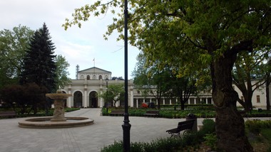 wyjazd do sanatorium za kilka dni. skorzystaj z oferty last minute i jedź na leczenie