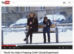 Czy ktoś pomoże zmarzniętemu dziecku? [WIDEO]