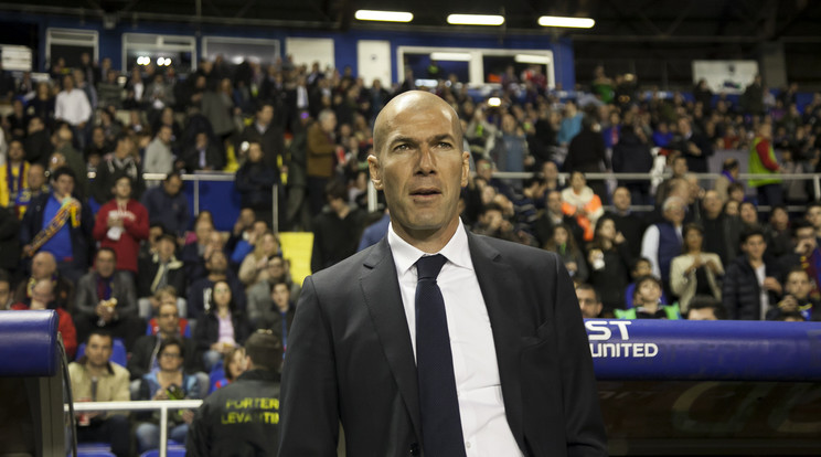 Zidane játékosként sok El Clásicón pályára lépett, edzőként szombaton lesz neki az első /Fotó: AFP