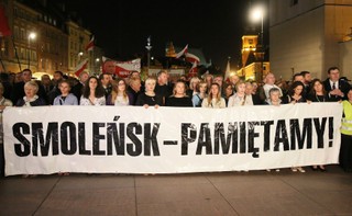 Prezes PiS podczas miesięcznicy smoleńskiej: Cierpliwość i konsekwencja zwycięża