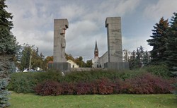 Wicepremier Gliński apeluje do prezydenta Olsztyna o usunięcie pomnika wdzięczności