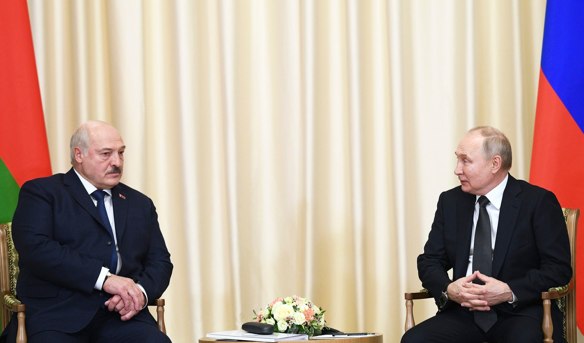 Ruský prezident Vladimir Putin a bieloruský prezident Alexander Lukašenko. 