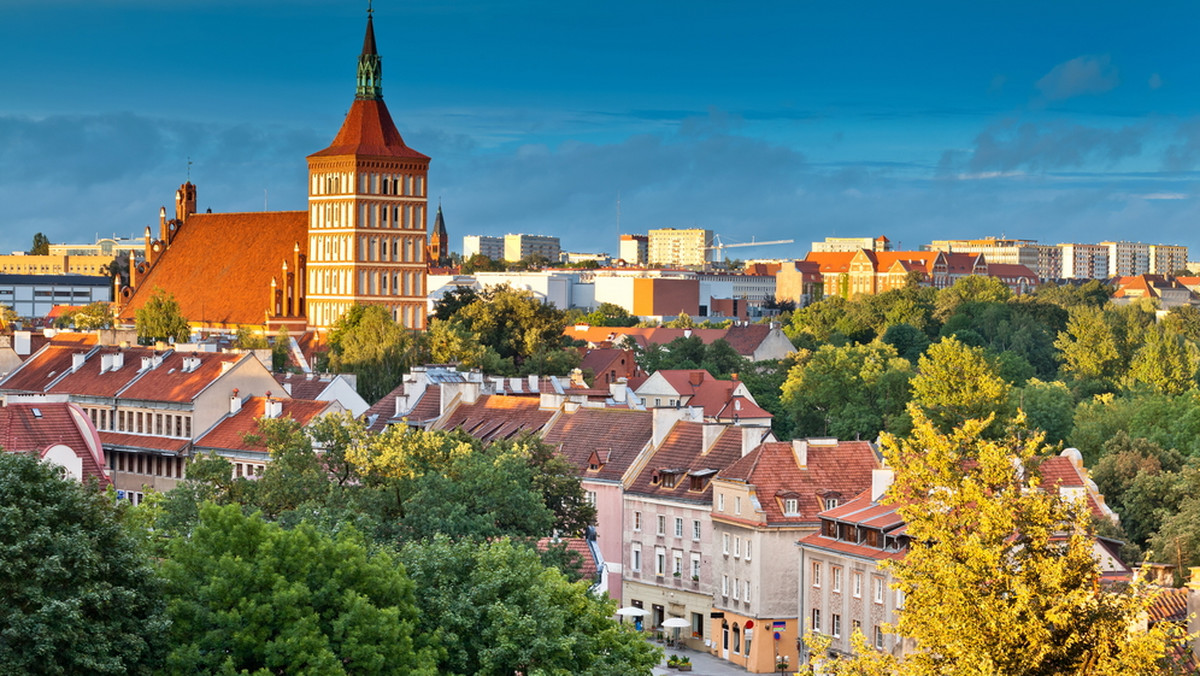 - Warmia i Mazury potrzebują spójnej promocji turystyki i więcej pieniędzy na kampanie reklamowe – zgodnie twierdzą eksperci zajmujący się tą branżą. Choć samorząd województwa zwiększył niedawno budżet Regionalnej Organizacji Turystycznej – który teraz wynosi około 600 tysięcy złotych, to i tak kropla w morzu potrzeb - informuje Radio Opole.