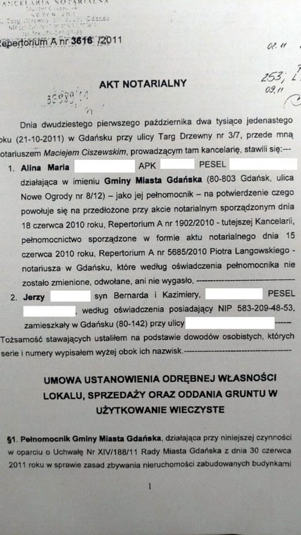 Akt notarialny umowy wykupu z bonifikatą mieszkania przez Jerzego Ż od miasta Gdańsk 111