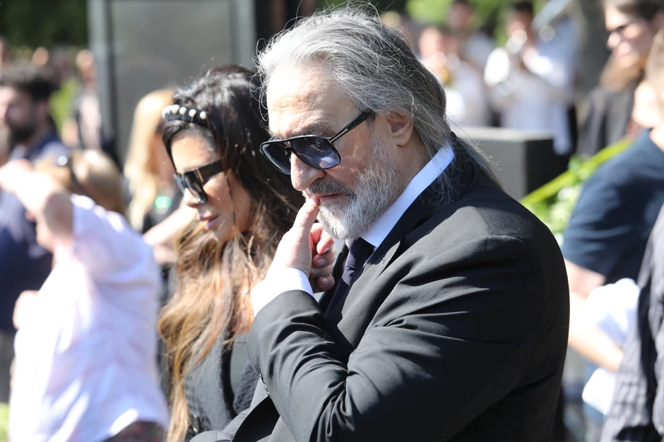 Nikolina Pišek, Miša Grof