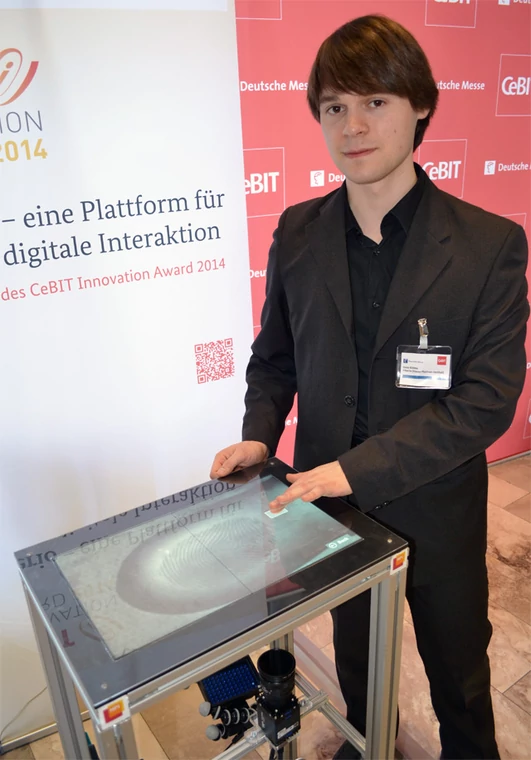 Sven Köhler, jeden z młodych badaczy HPI i współtwórca innowacyjnego Fiberio