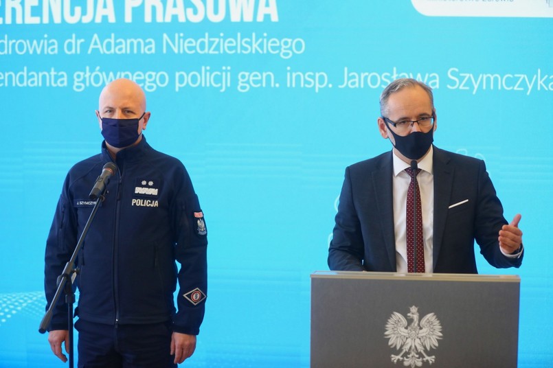 Bez maseczki tylko z zaświadczeniem. MZ i policja zapowiadają "surowe kary"