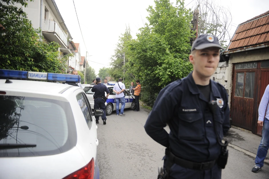 Policija obavlja uviđaj u Kozarčevoj ulici na Zvezdari