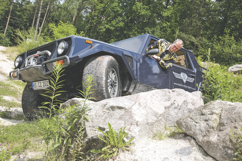 Lamborghini LM002