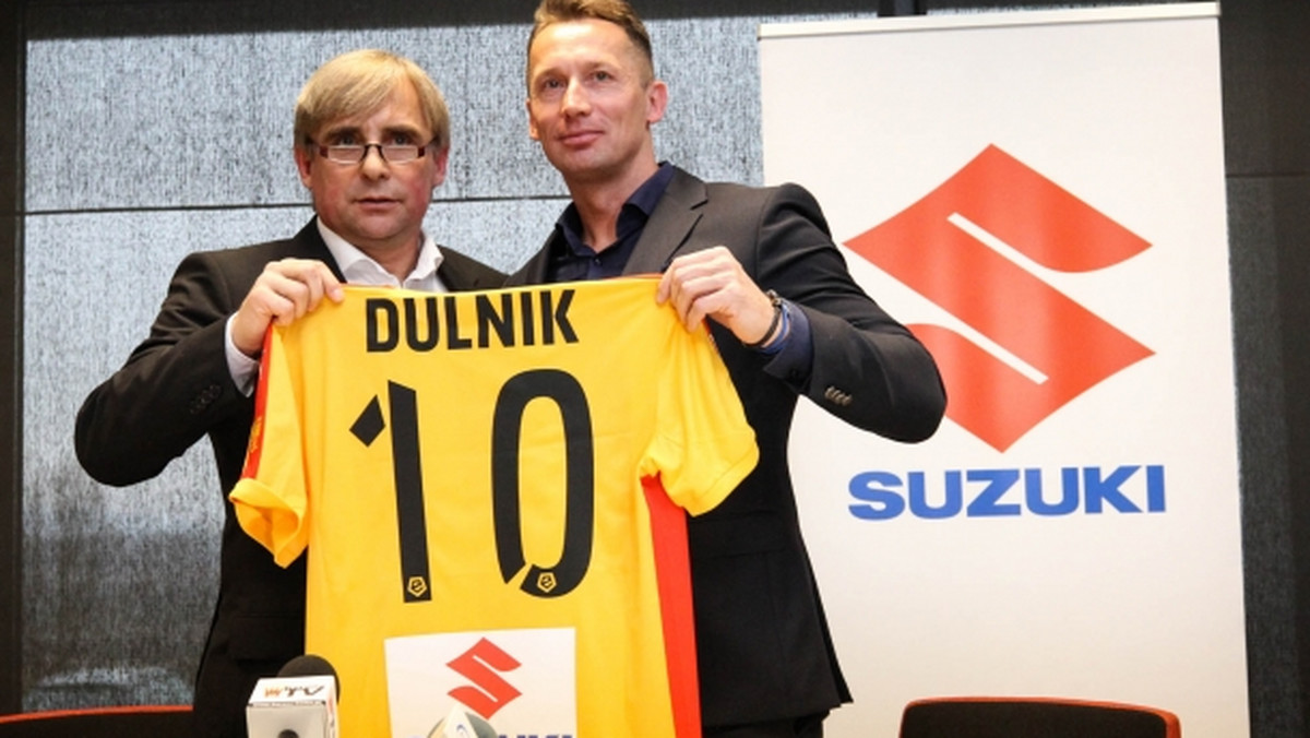 Grająca w Lotto Ekstraklasie Korona Kielce oraz Suzuki Motor Poland podpisały dziś umowę sponsorską. Na jej podstawie marka Suzuki została partnerem motoryzacyjnym klubu, który dodatkowo zasili żółto-czerwonych finansowo.