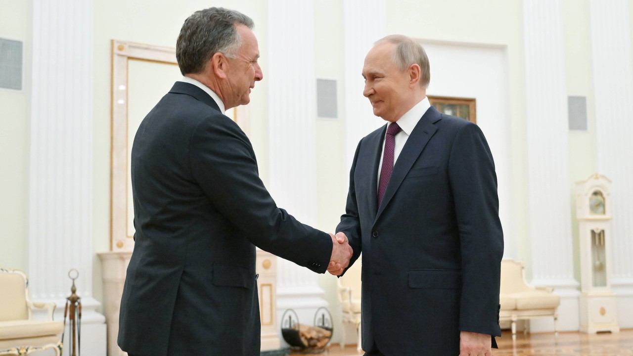 Wysłannik Donalda Trumpa opuścił Kreml. Wcześniej rozmawiał z Władimirem Putinem [NAGRANIE]