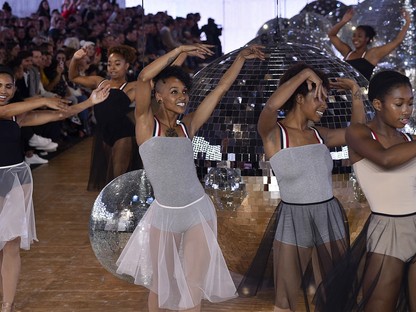 Minden idők 5 legemlékezetesebb táncos divatbemutatója