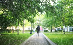 Prognoza pogody na majówkę 2024 się zmienia. Tylko dwa regiony w normie [FOTO]