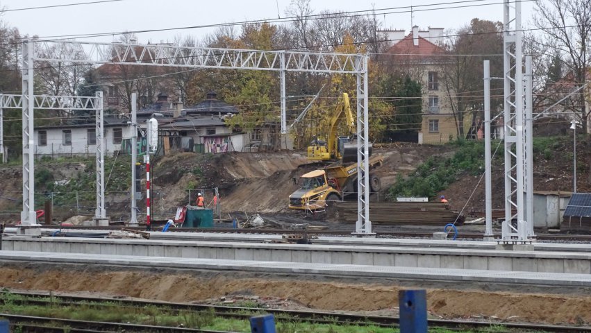 Stacja Olsztyn Główny. Rozrasta się tunel na Zatorze [ZDJĘCIA]