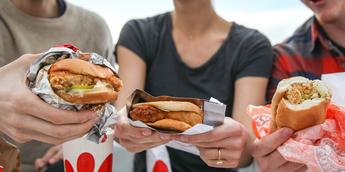 Taste Test: We review Popeyes' new chicken nuggets