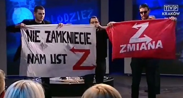 Działacze partii Zmiana zakłócili program "Młodzież kontra". "Jeżeli chcecie tymi szmatami coś umyć..."