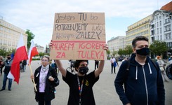Protesty wsparcia dla sędziego Tulei przed sądami w całej Polsce