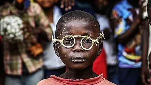 A fiókban porosodnak a régi szemüvegei? Adja a rászoruló afrikai  gyerekeknek és felnőtteknek! - Blikk