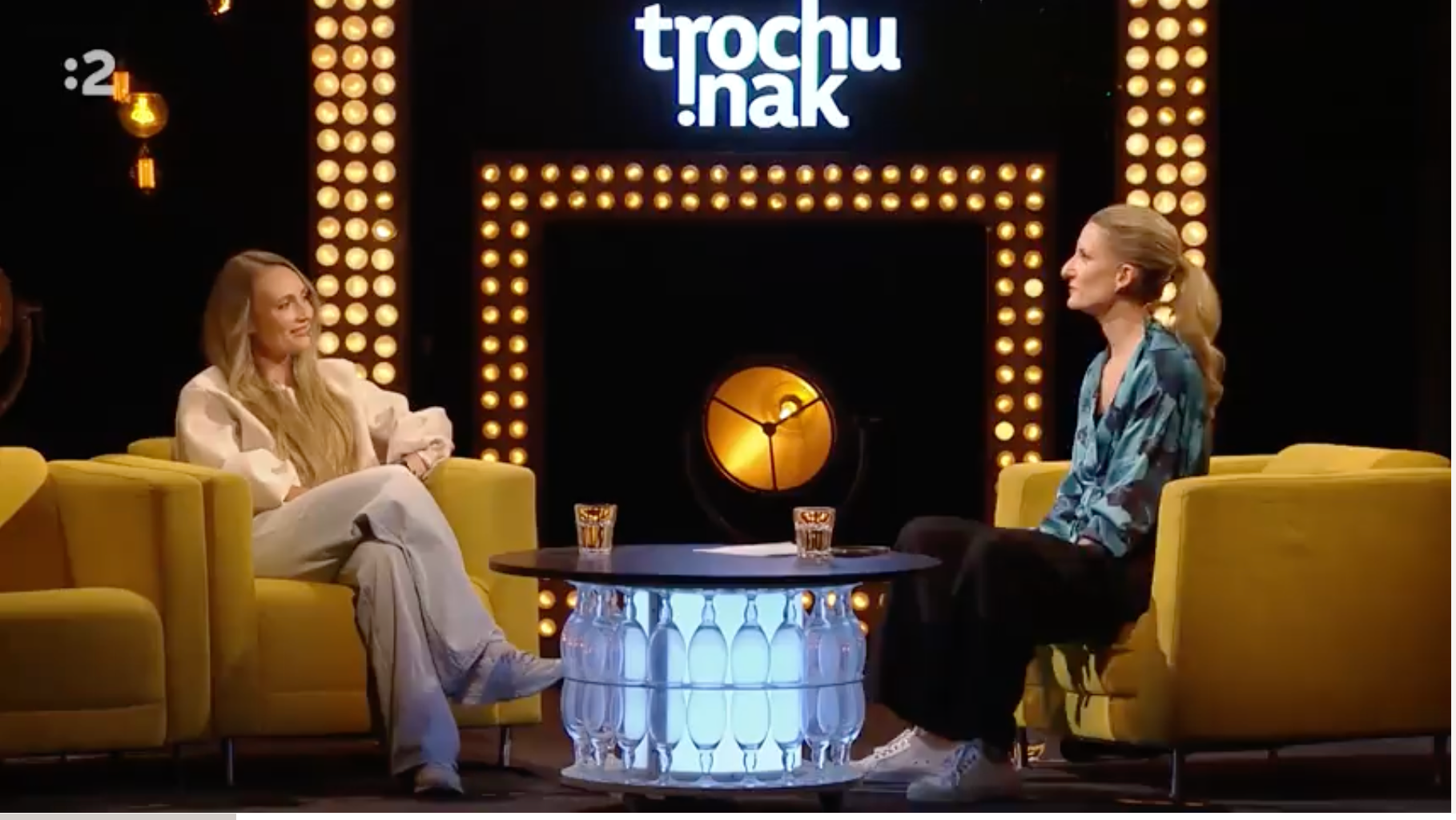 Influencerka Martina Kavalirová a moderátorka Adela Vinczeová v Trochu inak s Adelou.