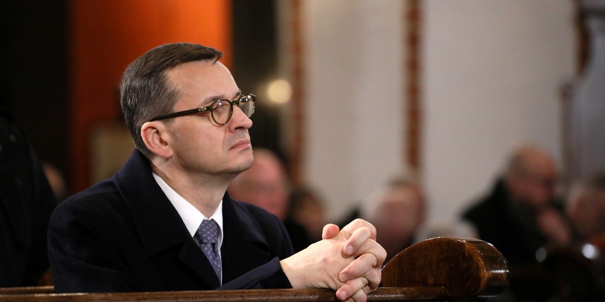 Premier Mateusz Morawiecki nie odpowiada na poselskie pytania dotyczące finansowania kościoła 