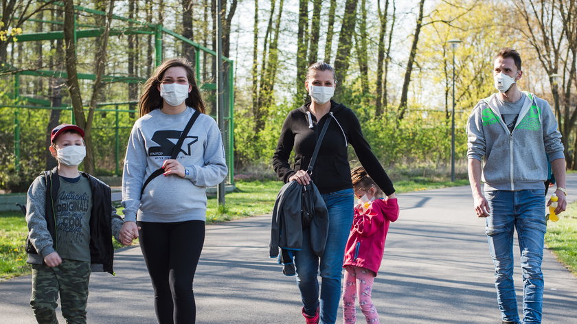 Obostrzenia zostaną do marca? "Mamy nieoficjalne informacje"