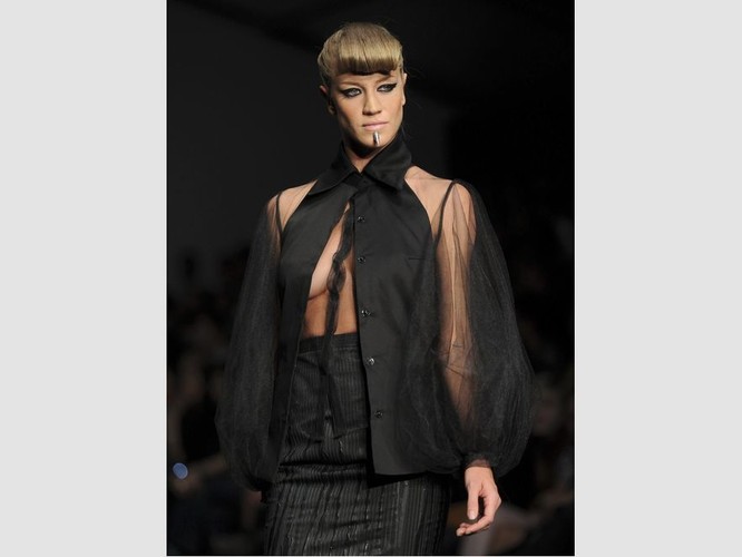 Sado maso na wybiegu: Gianfranco Reni na Mercedes Benz Dfashion w Meksyku