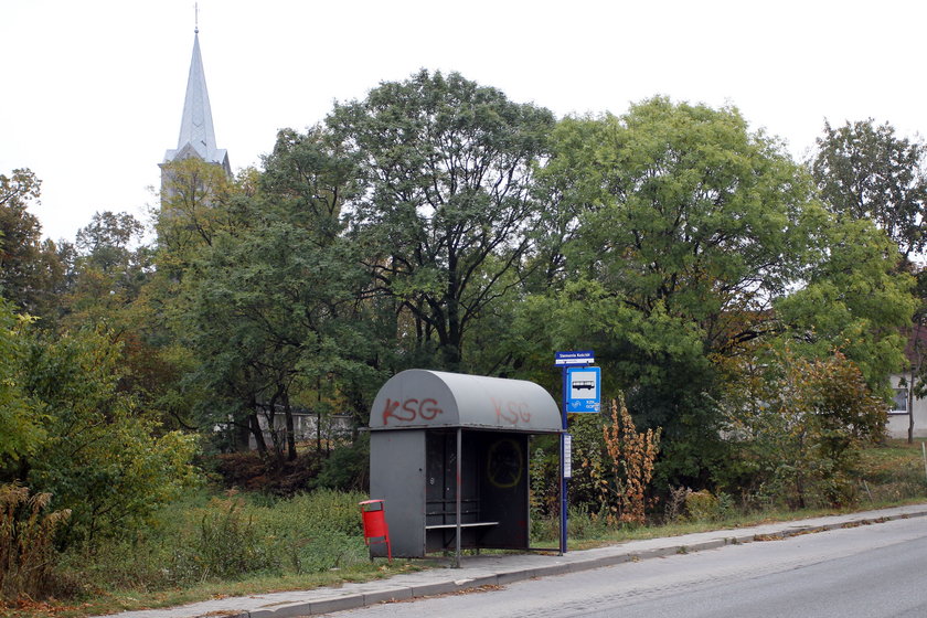 Zostawił umierającego na przystanku!