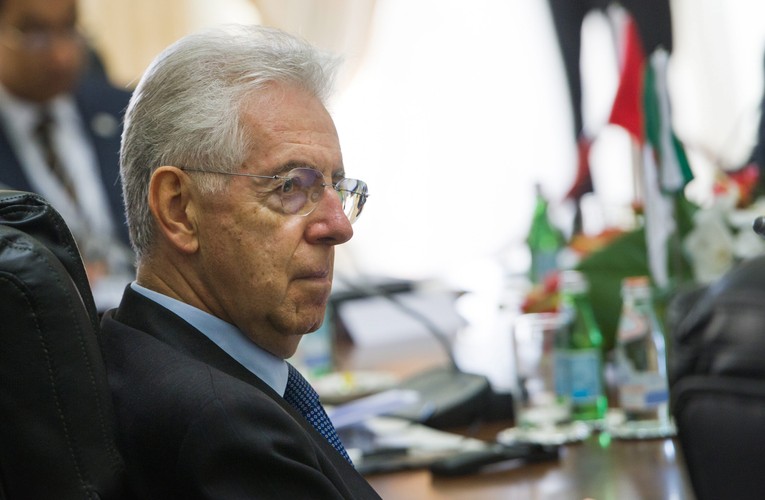 Mario Monti, premier Woch