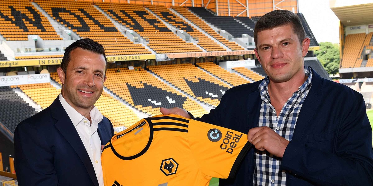 Założona przez Polaków platforma kryptowalutowa CoinDeal na koszulce angielskiego klubu Wolves z Wolverhampton