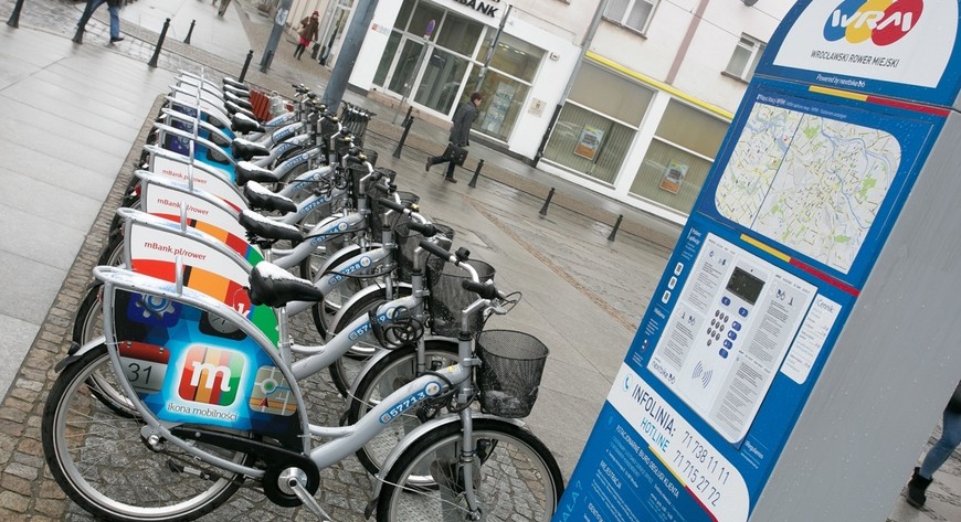 Wrocławski Rower Miejski był jednym z pierwszych systemów publicznej wypożyczalni rowerów miejskich w Polsce. Zaczęto w 2011 roku z liczbą 140 jednośladów. Od tego czasu system rozrósł się blisko 17-krotnie.