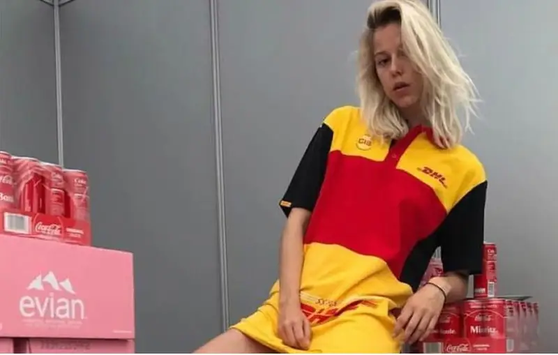 Vetements może to robić z każdym. Zobacz kolekcję z DHL