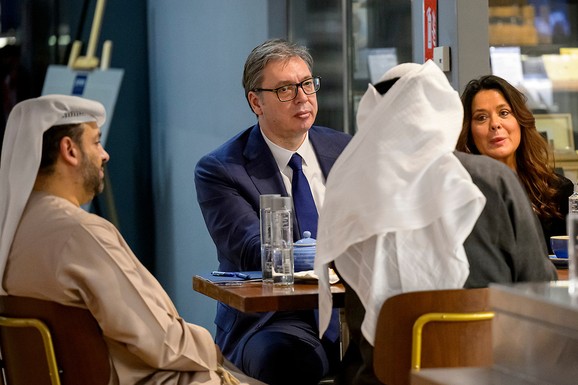 VUČIĆ OTPUTOVAO U EMIRATE Sastao se šeikom  Mohamedom Bin Zajedom al Nahjanom