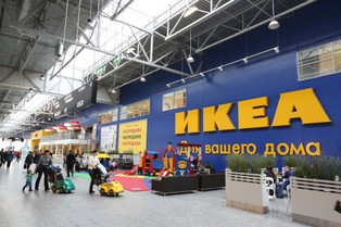 Rosjanie rzucili się na meble IKEI. Na półkach brakuje towaru, koncern wstrzymuje sprzedaż