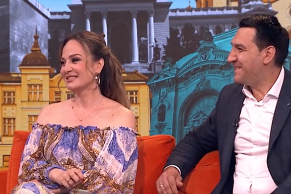 "GODINU I PO DANA SMO PEVALI ZAJEDNO" Jelena Tomašević pred kamerama sa rođenim bratom! Otkrili nepoznate detalje: "On je zaštitnički nastrojen"