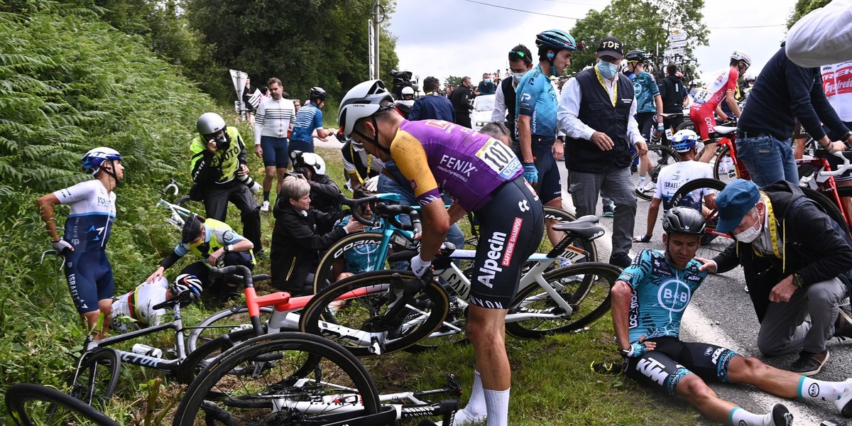 Kobieta, która spowodowała wypadek na Tour de France, w rękach policji