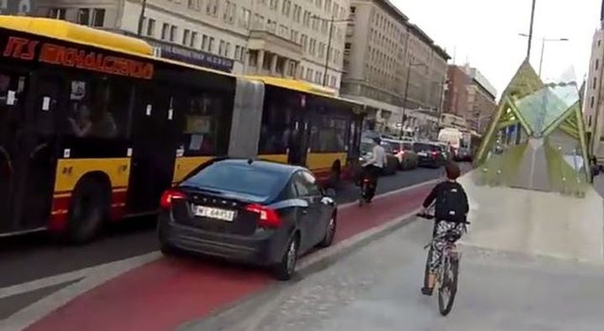 Kierowcy, który jeździł po ścieżce rowerowej w Warszawie, grozi więzienie
