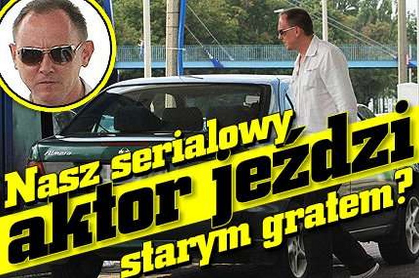 Nasz serialowy aktor  jeździ starym gratem?