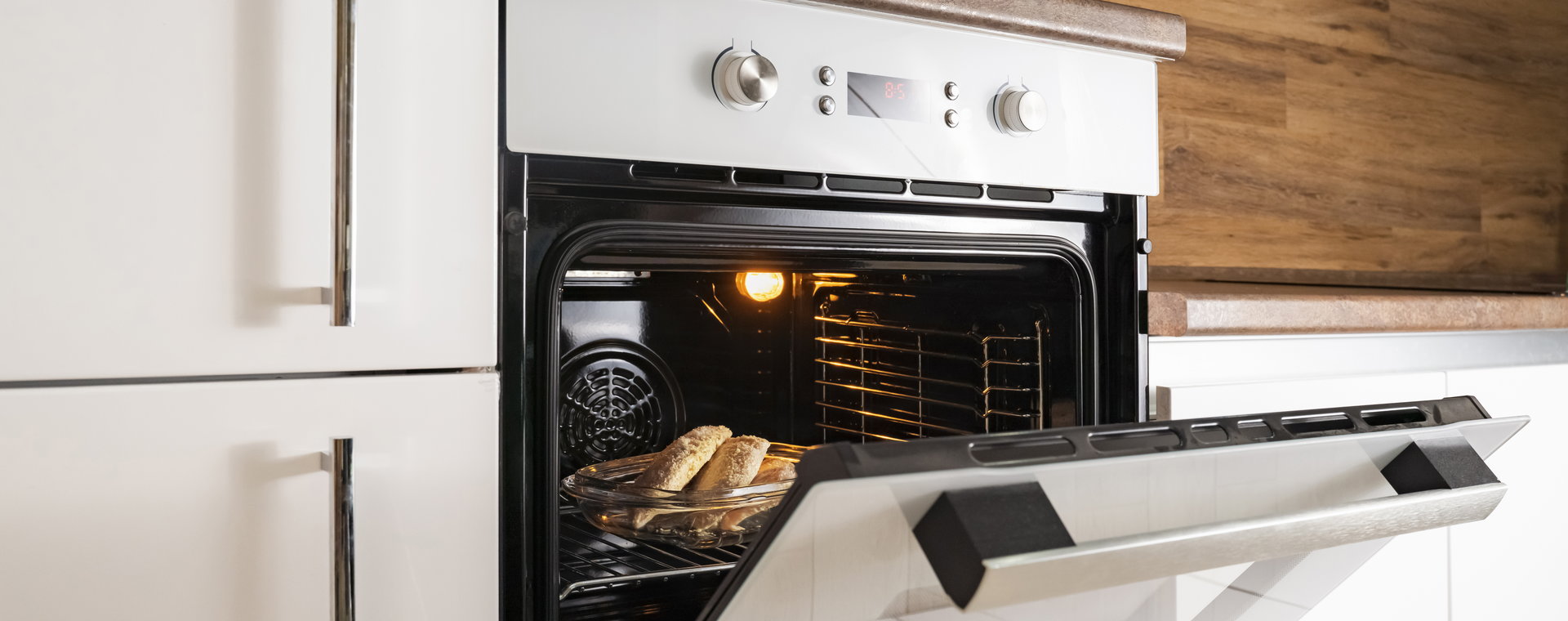 Poznaj trzy nowoczesne i wysoce energooszczędne elektryczne piekarniki parowe i zmień sposób myślenia o przygotowywaniu posiłków