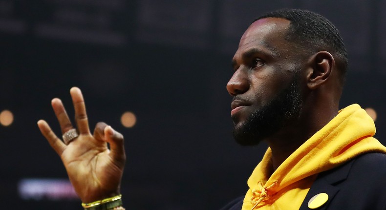 The Internet Just Dragged LeBron James For His 'Sexy' Squats. Here's ...